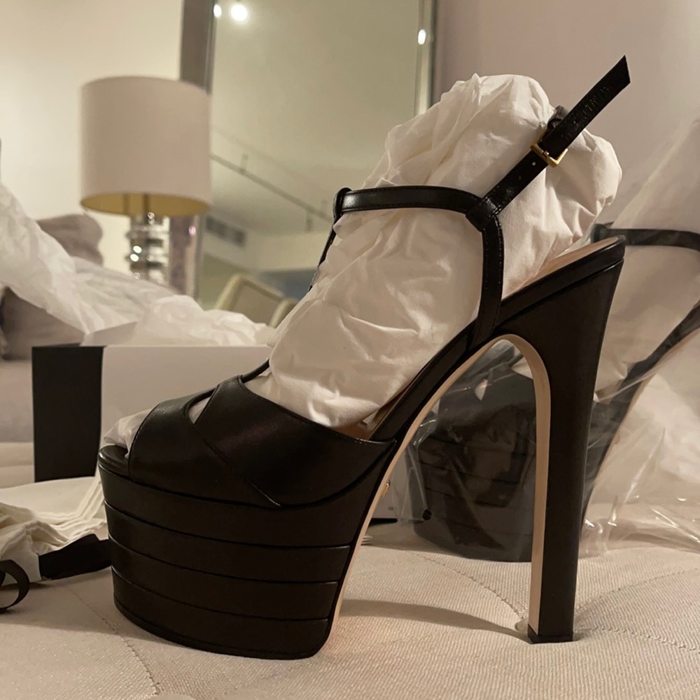 Angel Gucci Shoe black BRANDNEW ( SOLD OUT EVERYWHERE )